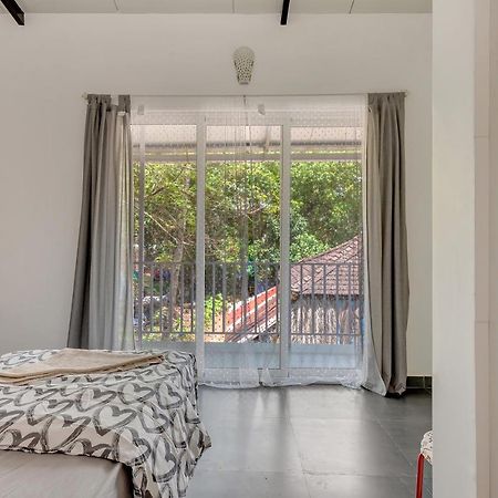 Kiki Villa 阿姆波尔 外观 照片